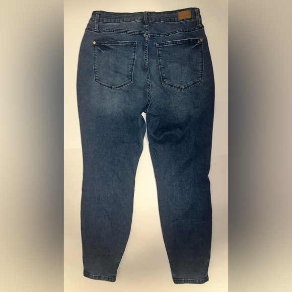 Judy Blue Jeans Women’s Size 14W Medium Wash Skinny Fit Curvy Stretch Denim - Picture 2 of 7